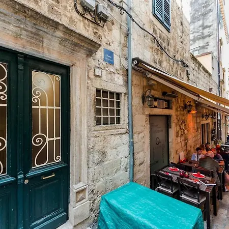 Kris- Stradun Old Town